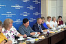 Николай Панков наградил соцработников Саратовской области